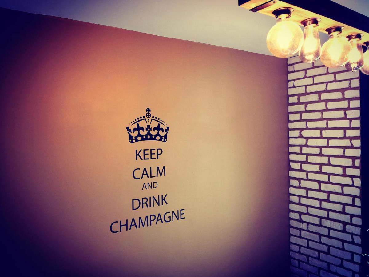 Groom Epernay - Jacuzzi & Champagne Eksteriør billede